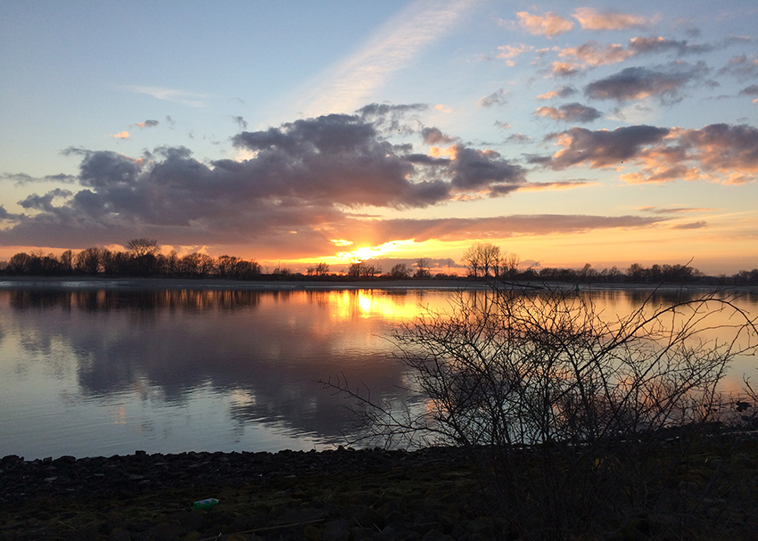 Abendstimmung im März an der Weser.